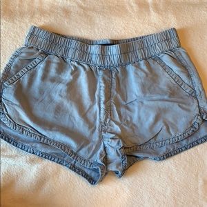 Loose fit blue denim shorts